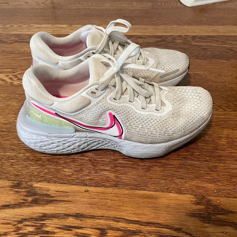 Nike Invincible 2 Women's Running Shoes Size 9.5